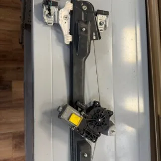 ALZACRISTALLO POST SX SSANGYONG TIVOLI 2015>